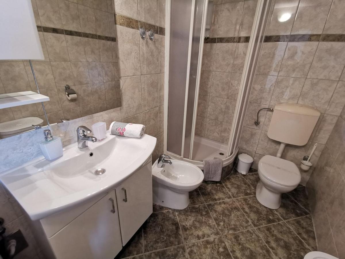Turina Apartments Makarska Eksteriør billede