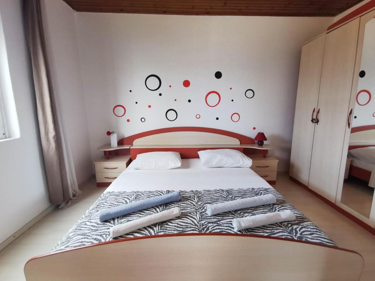 Turina Apartments Makarska Eksteriør billede