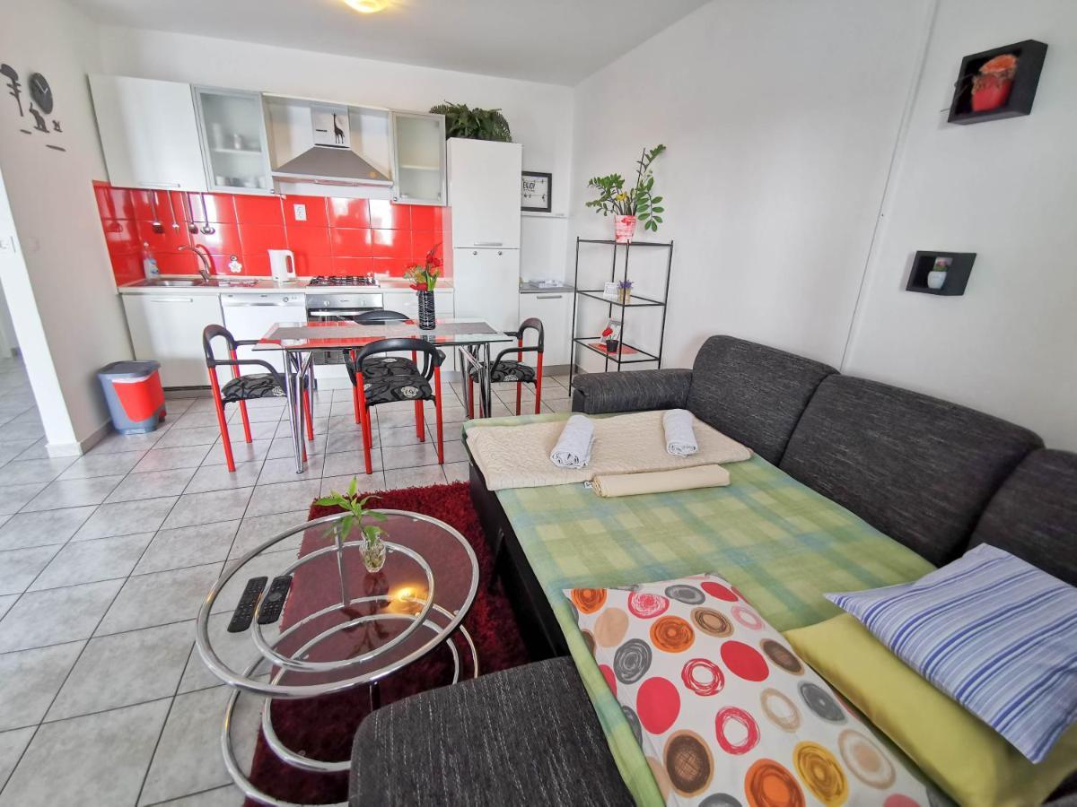Turina Apartments Makarska Eksteriør billede