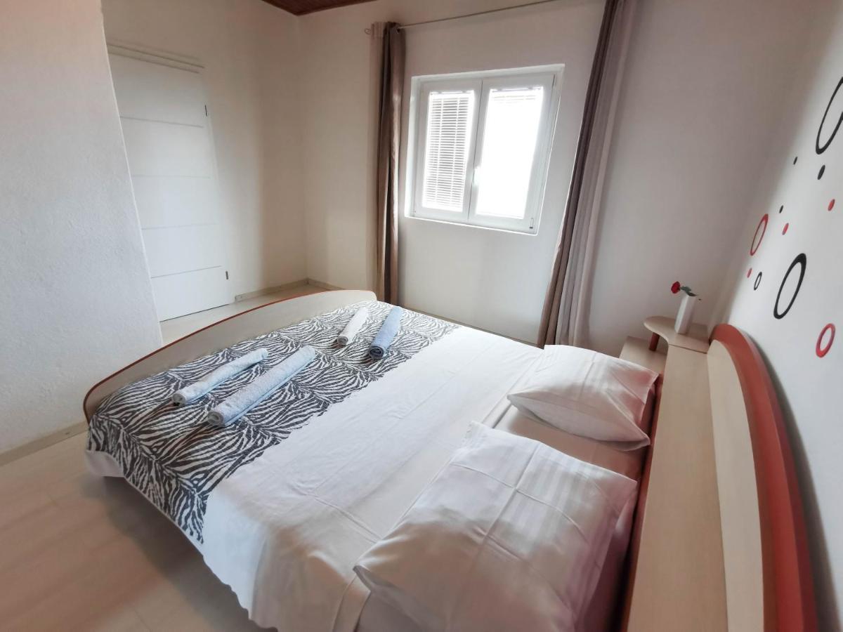 Turina Apartments Makarska Eksteriør billede